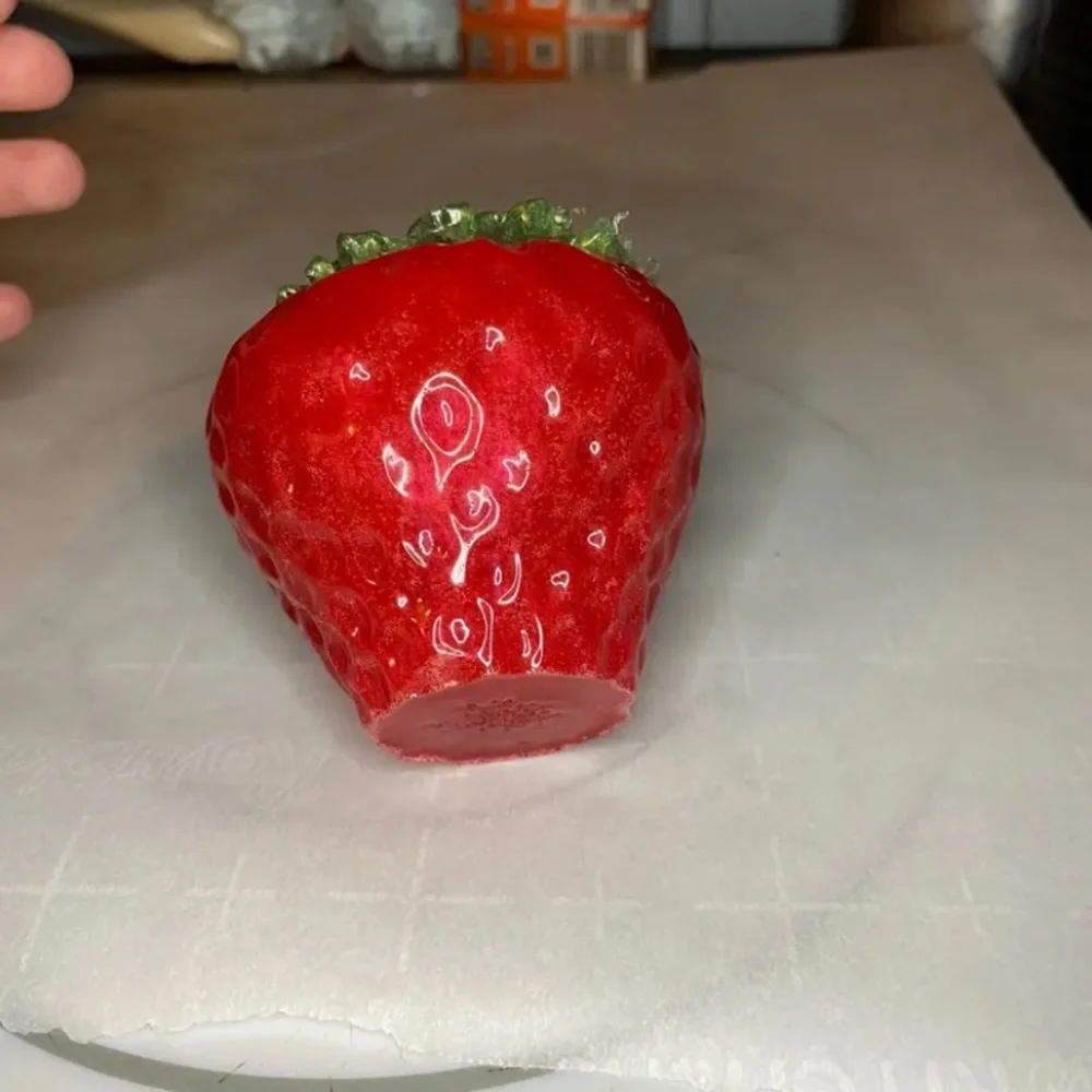 Resin jewelry holder with a lid